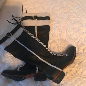 Leather boots never worn